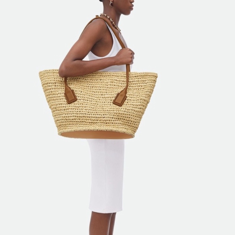 Bottega Veneta Large Arco Tote NWOT